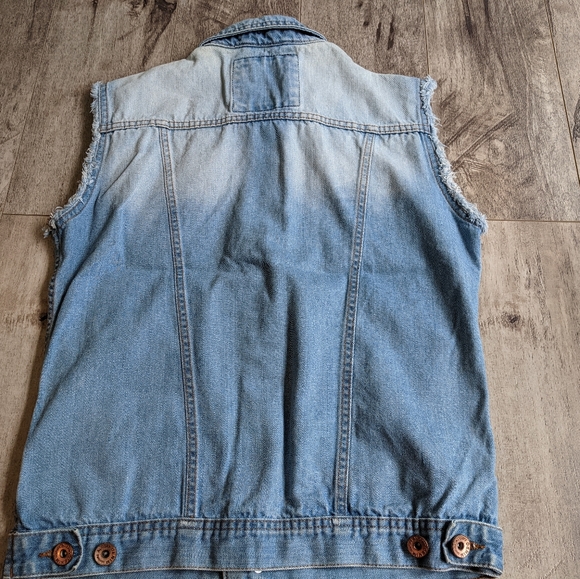 Vintage Style Denim Vest - Picture 5 of 5